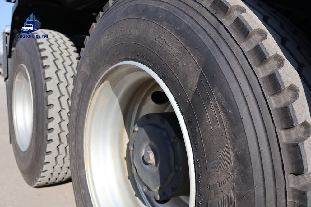 Xe Ben 4 Chân ChengLong H7 390HP Thùng U 15 Khối (Cầu Dầu)